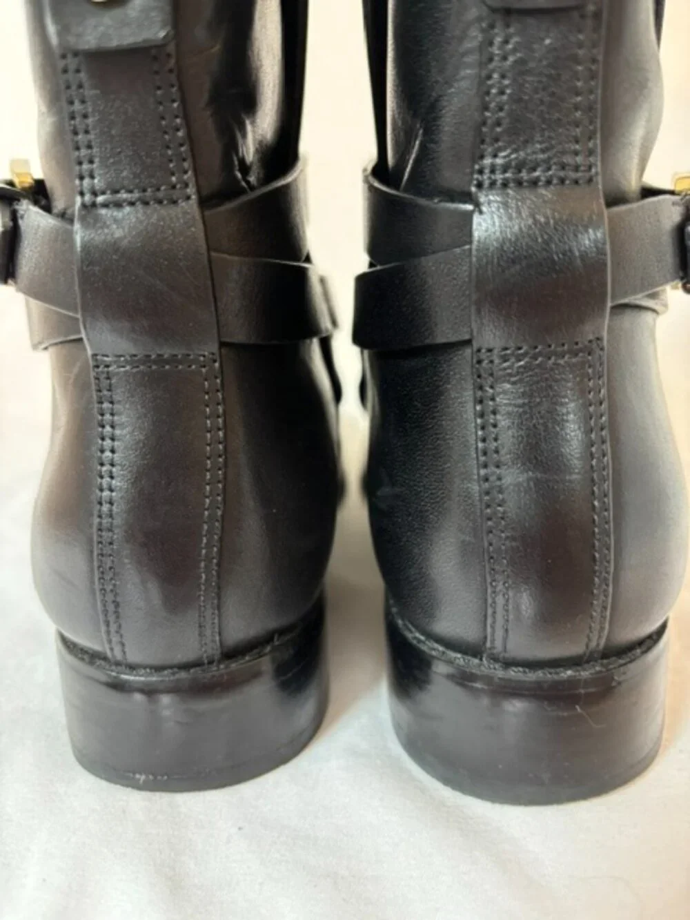 MICHAEL Michael Kors Arley Black Leather Ankle Boot w/Gold Logo Plate Size 7M